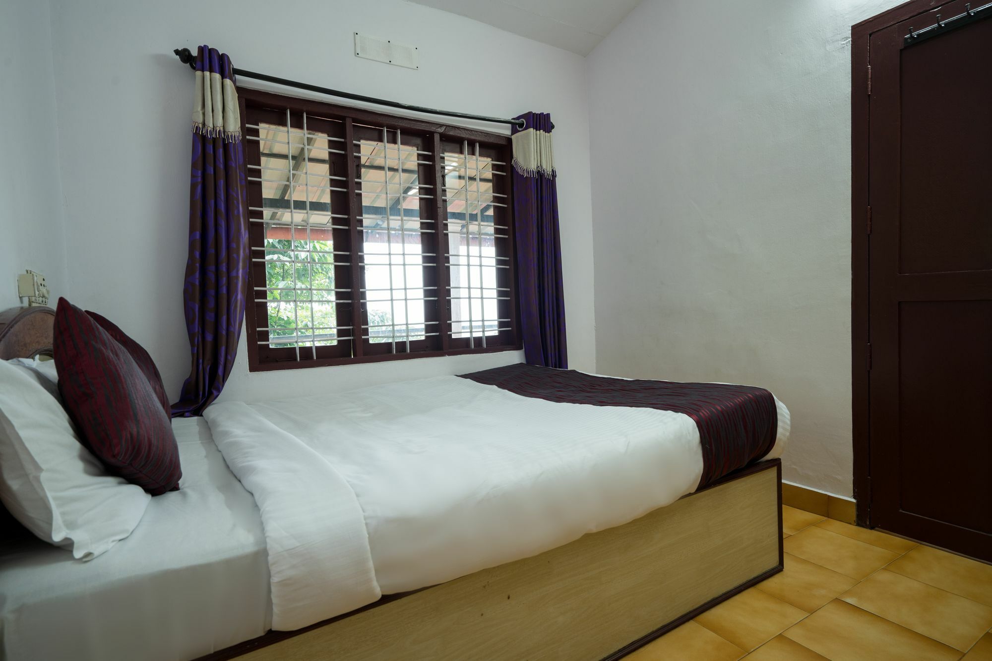 Oyo 10262 Hotel Munnar Rock Ngoại thất bức ảnh